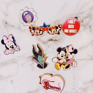 DISNEY PIN CHARACTERS COLLECTION TOY